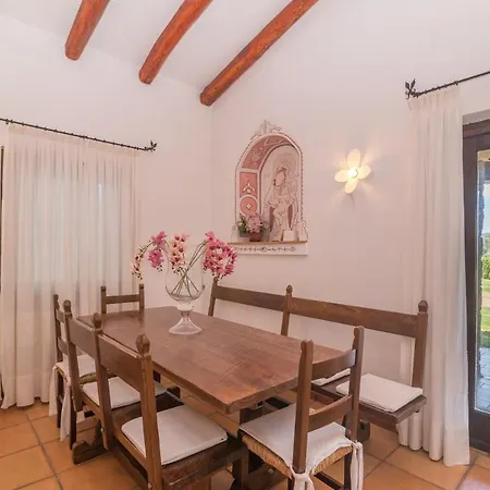 Casa Chiara فيلة أرتْساكينا